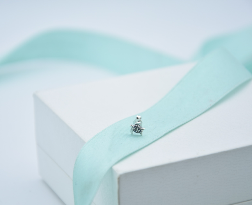 pandora one sea turtles earrings