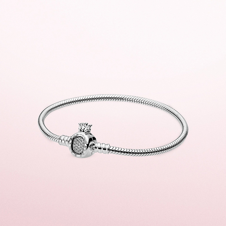 pandora   crown o clasp moments bracelet