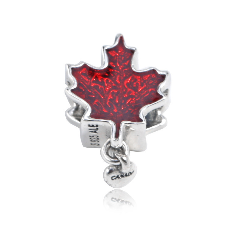 pandora love canada charm