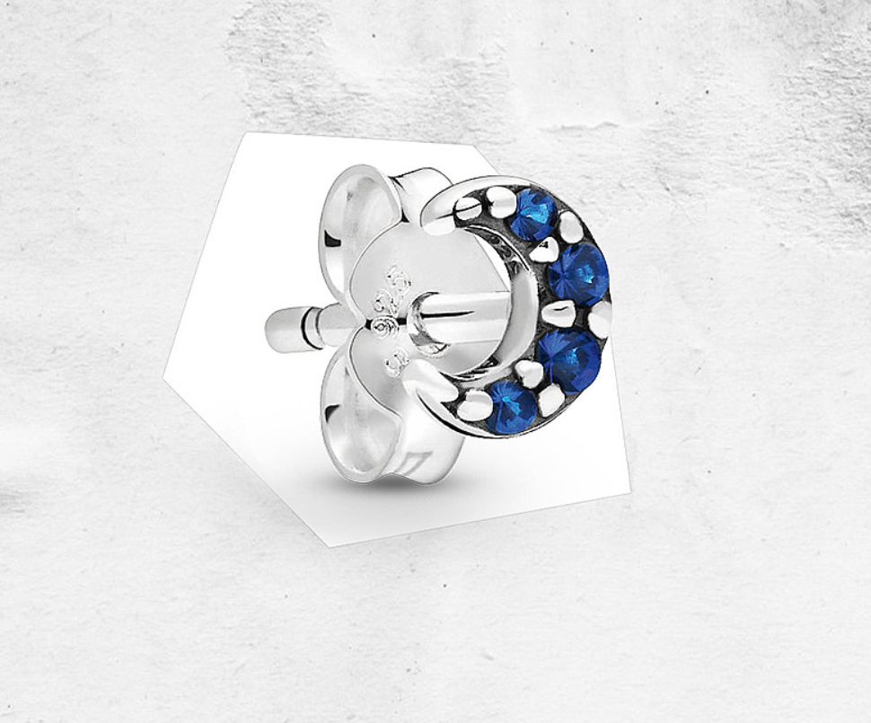 pandora one crescent moon earrings