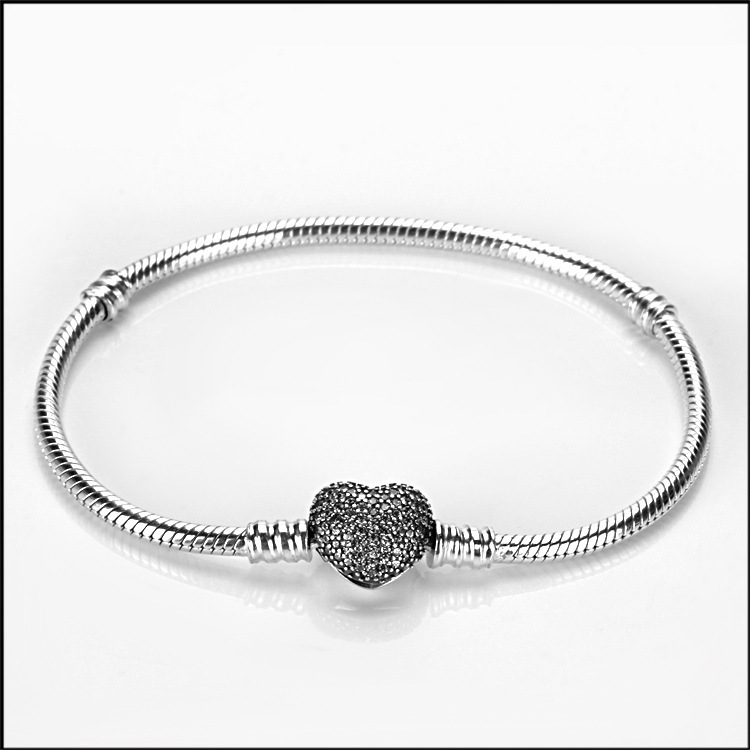 Pandora Moments Sparkling Heart Pavé Clasp Snake Chain Bracelet