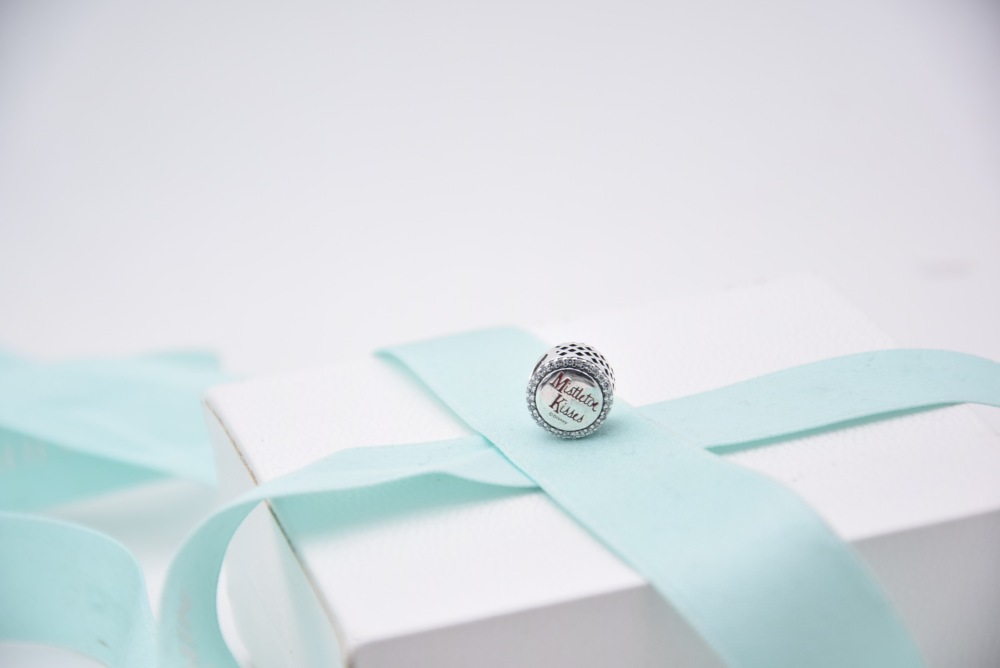 pandora minnie mistletoe kisses charm s925 ale