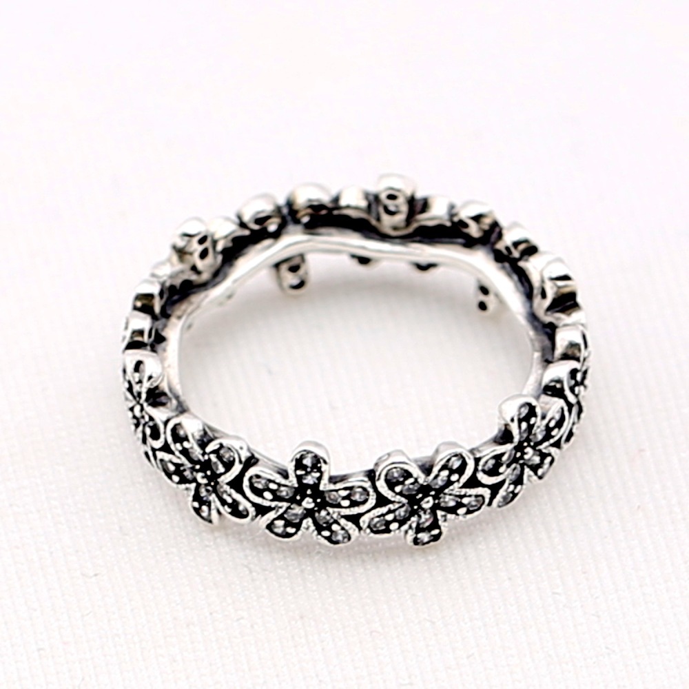 pandora dazzling daisy band ring