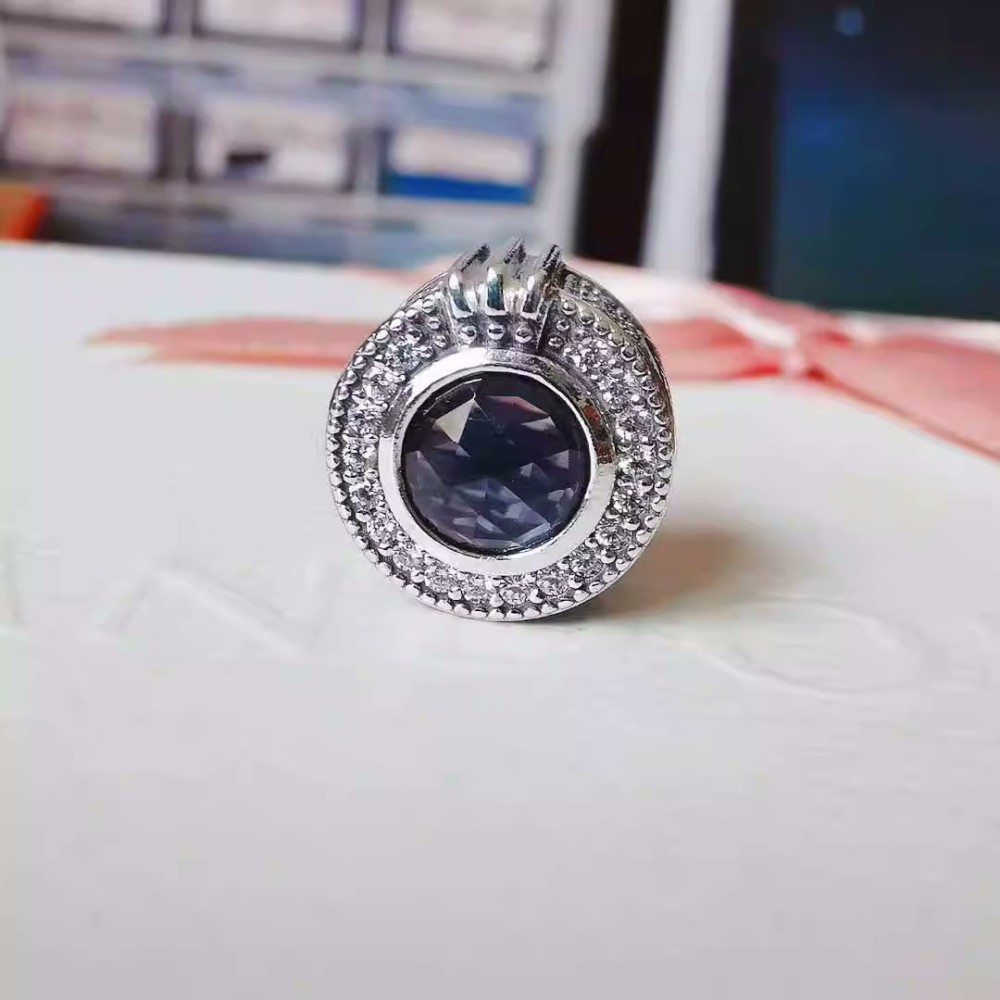 pandora sparkling blue crown o charm