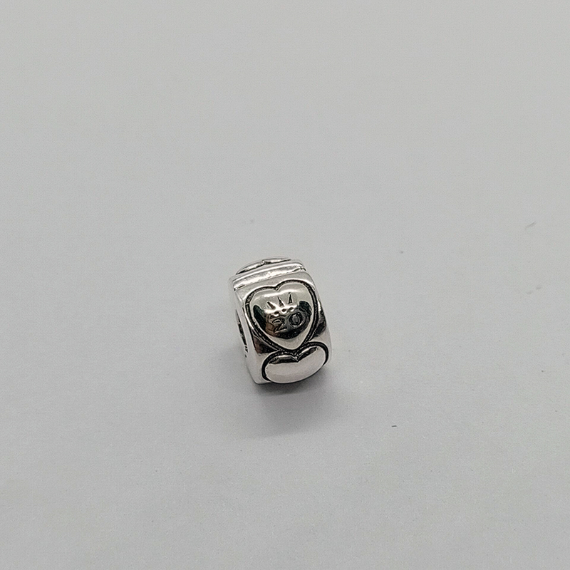 pandora 20th limited edition hearts clip charm