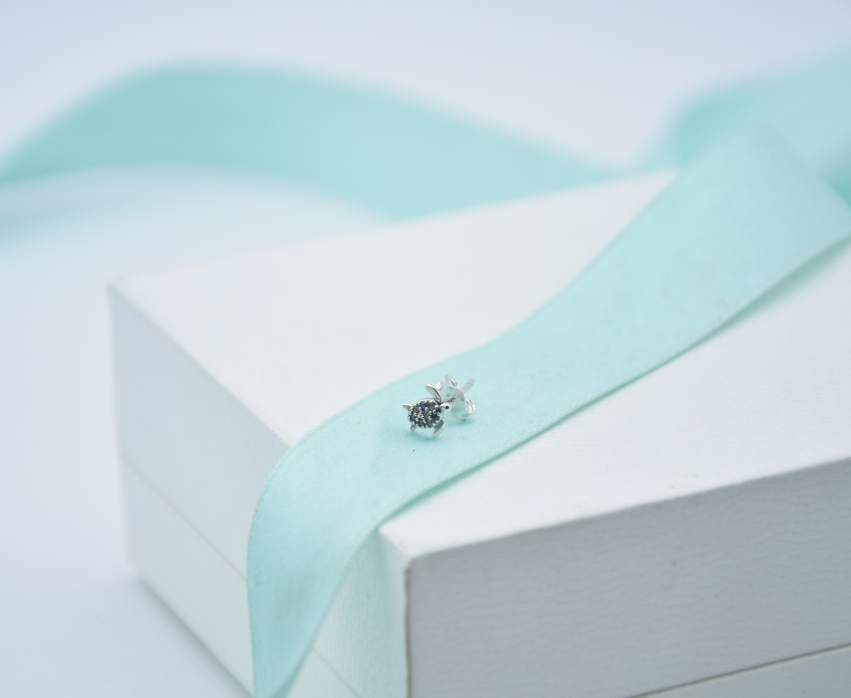 pandora one sea turtles earrings