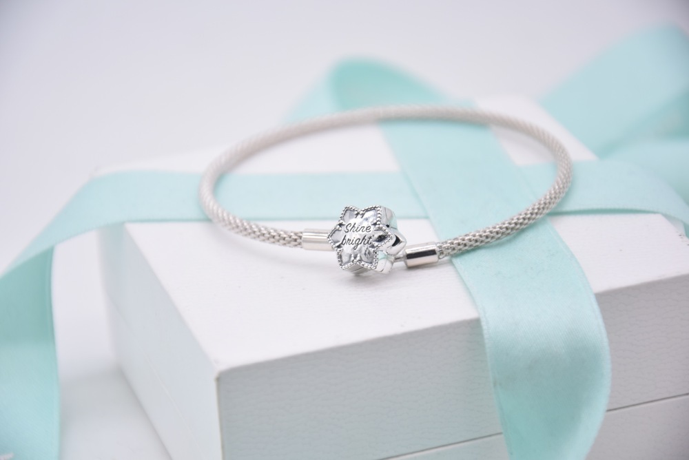 Pandora Moments Bright Snowflake Mesh Bracelet