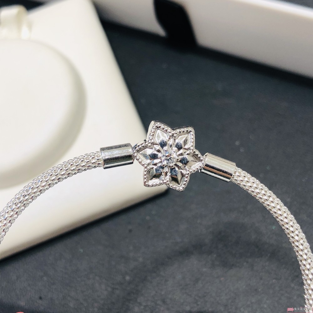 Pandora Moments Bright Snowflake Mesh Bracelet