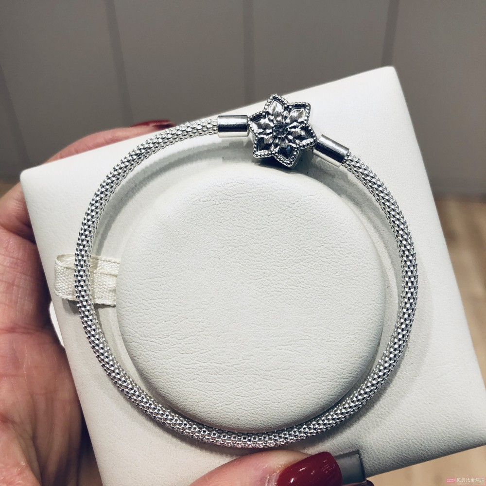 Pandora Moments Bright Snowflake Mesh Bracelet