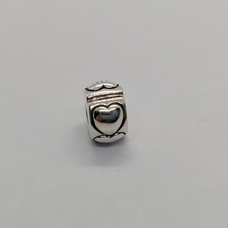 pandora 20th limited edition hearts clip charm