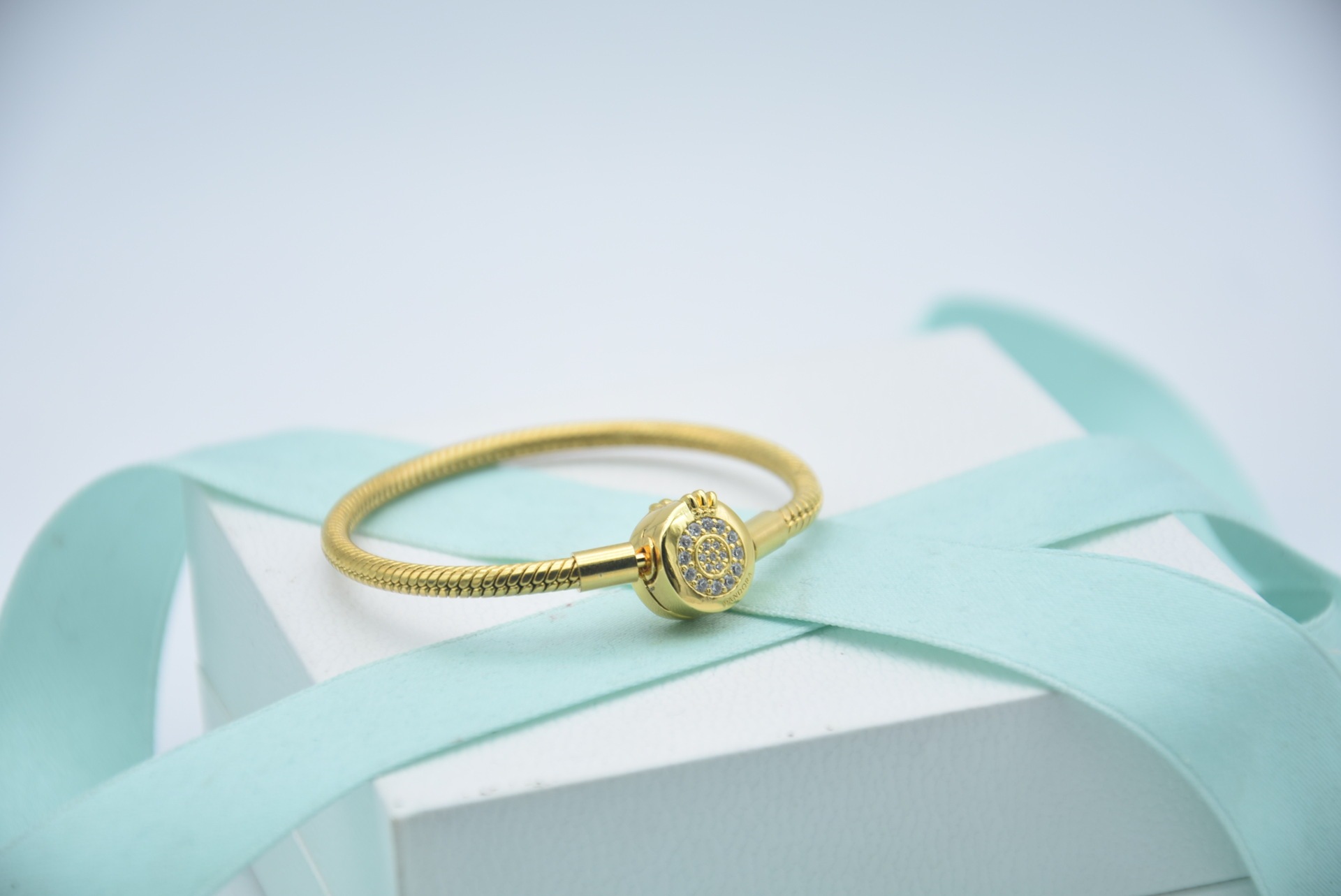 pandora moments sparkling crown o snake chain bracelet