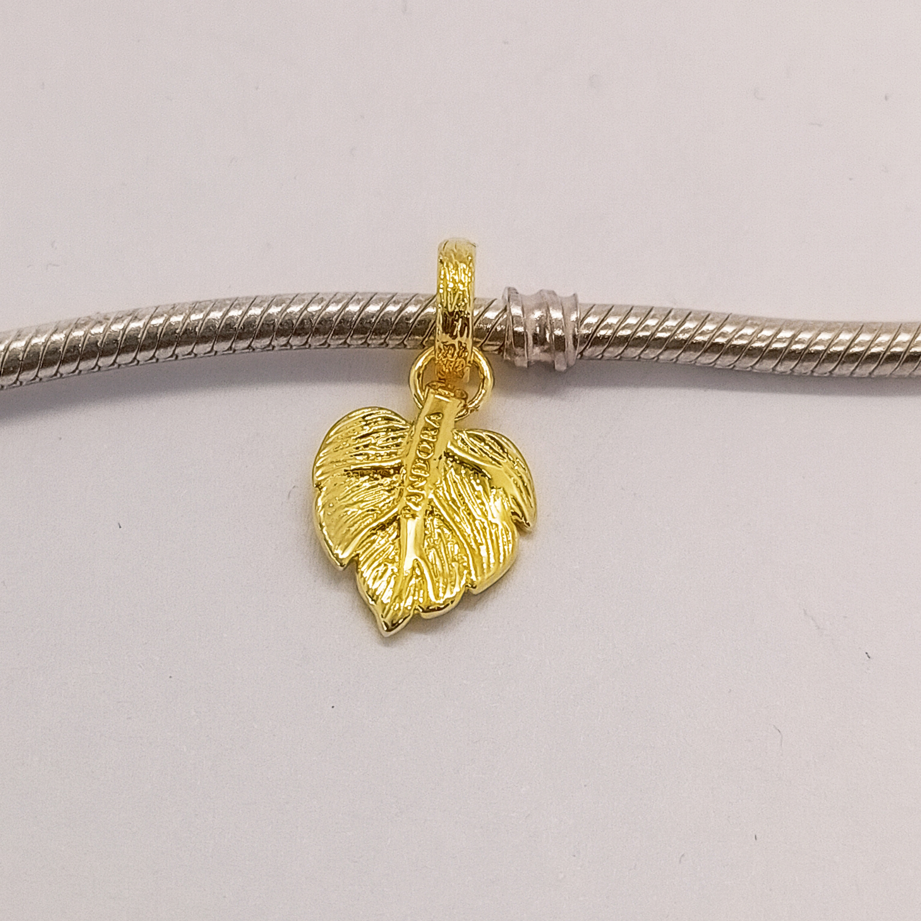 pandora shining leaf pendant s925 ale
