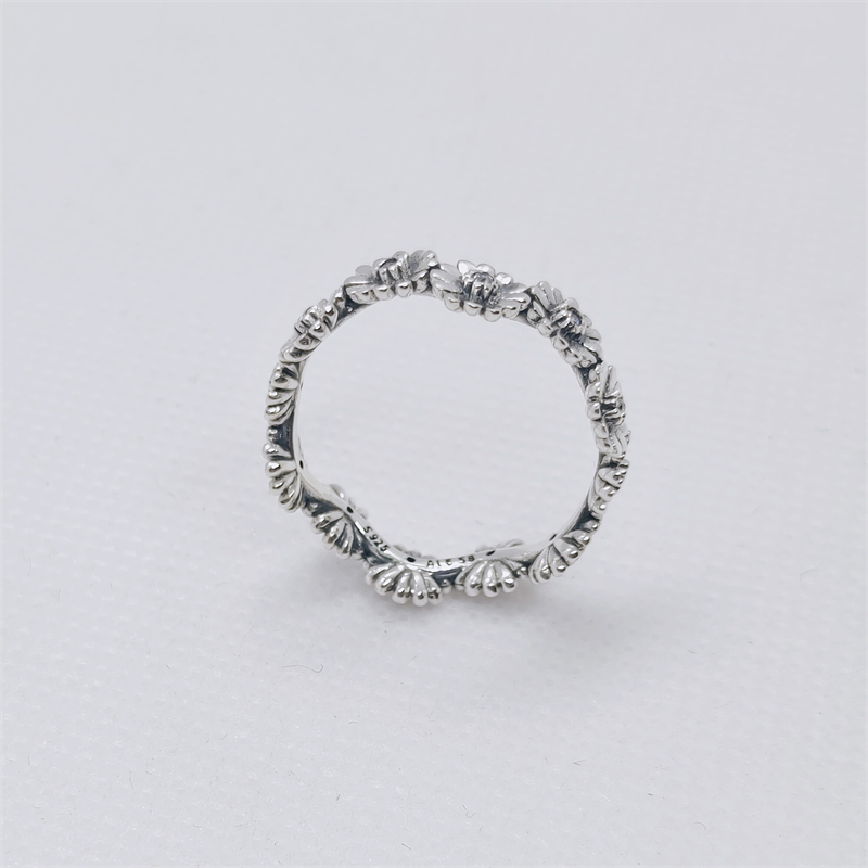 pandora sparkling daisy flower crown ring ,s925 ale, sterling silver