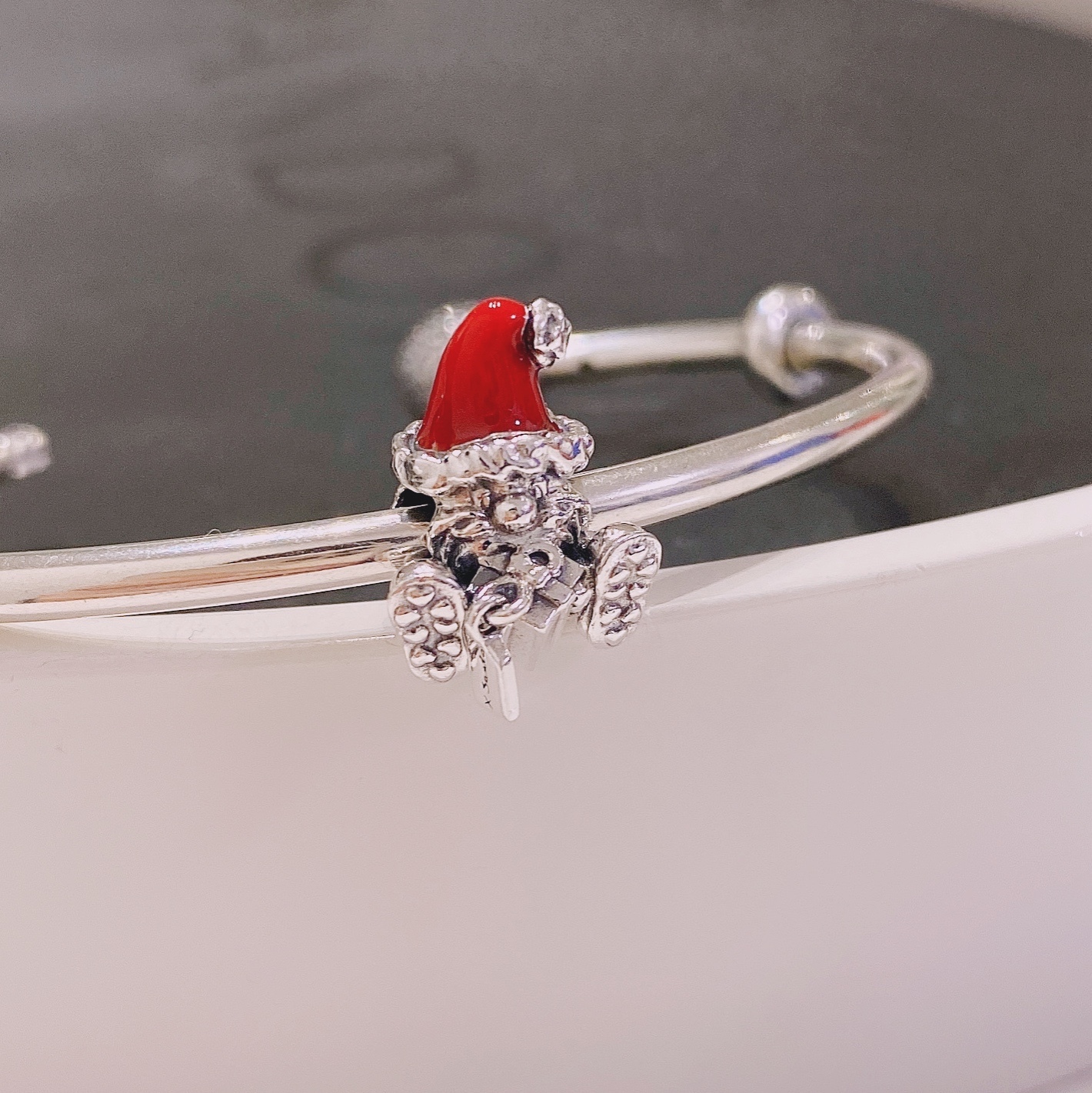 pandora seated santa claus  present charm bead gift bag