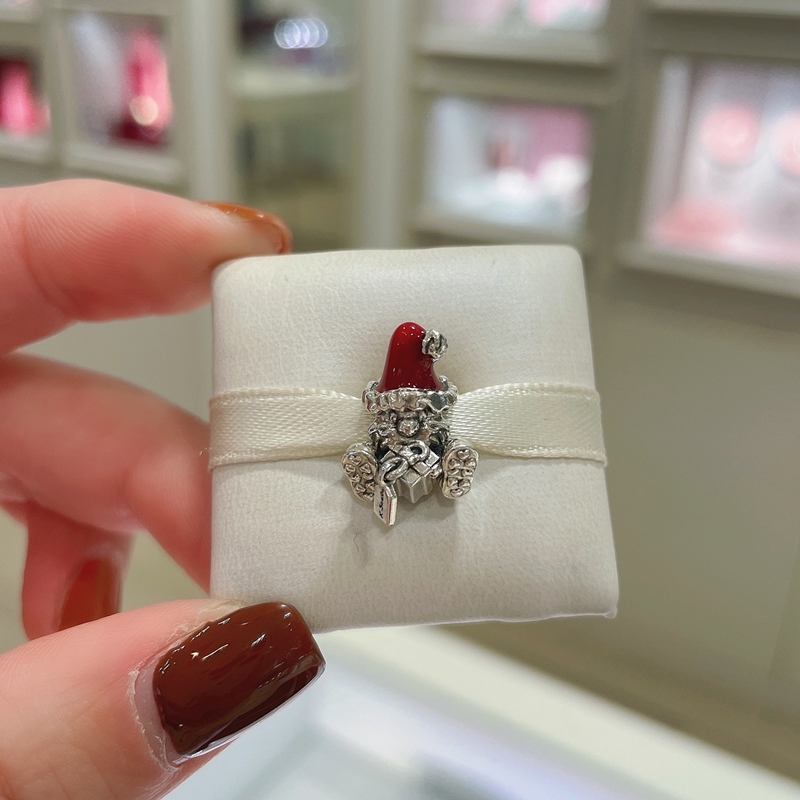 pandora seated santa claus  present charm bead gift bag