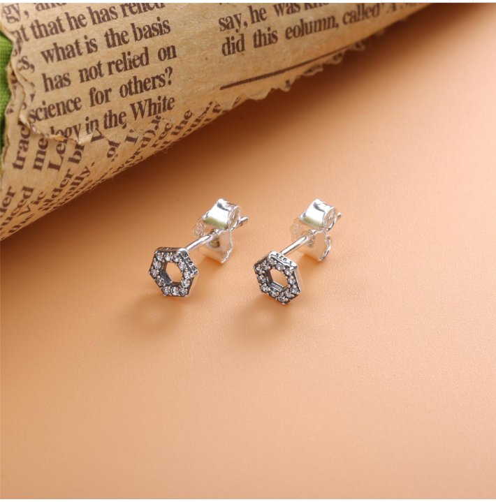 pandora sparkling honeycomb hexagon silver stud earrings