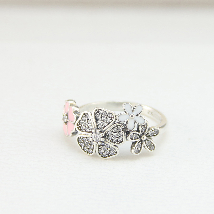 pandora (s) shimmering bouquet ring