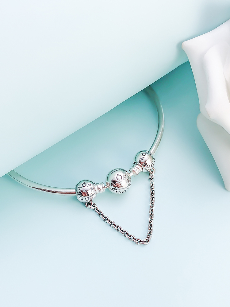 pandora silver logo safety chain charm