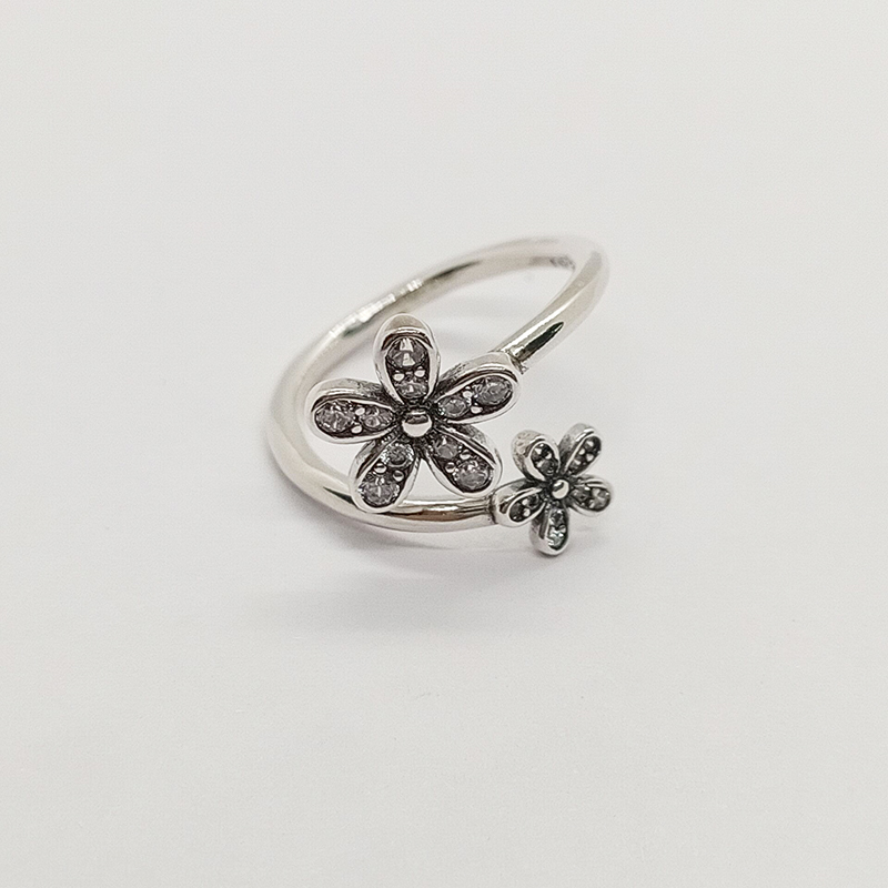 pandora silver dazzling daisies cz ring