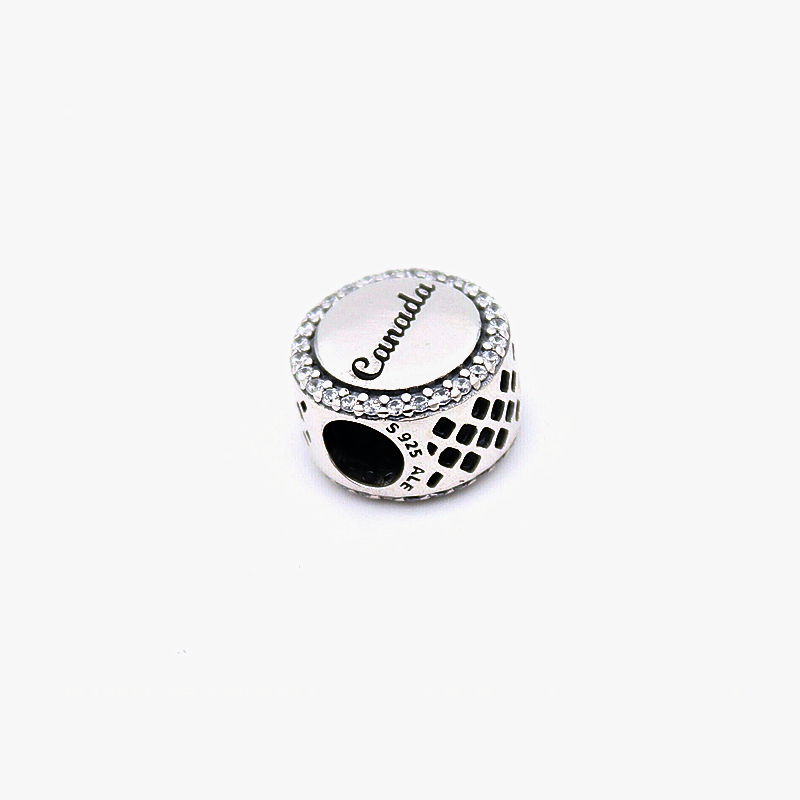 pandora canada red maple leaf charm