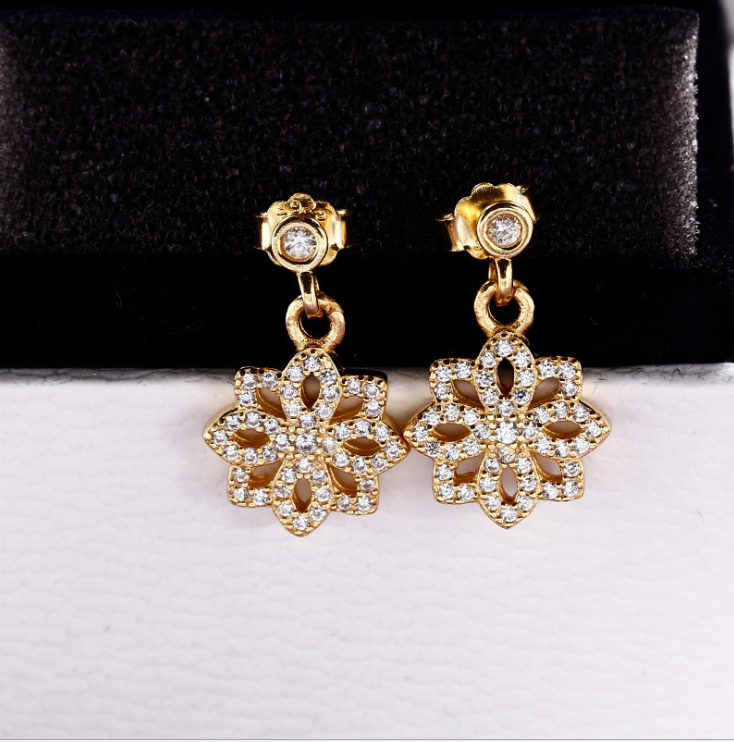 Pandora Gold Lace Botanique Stud Earrings
