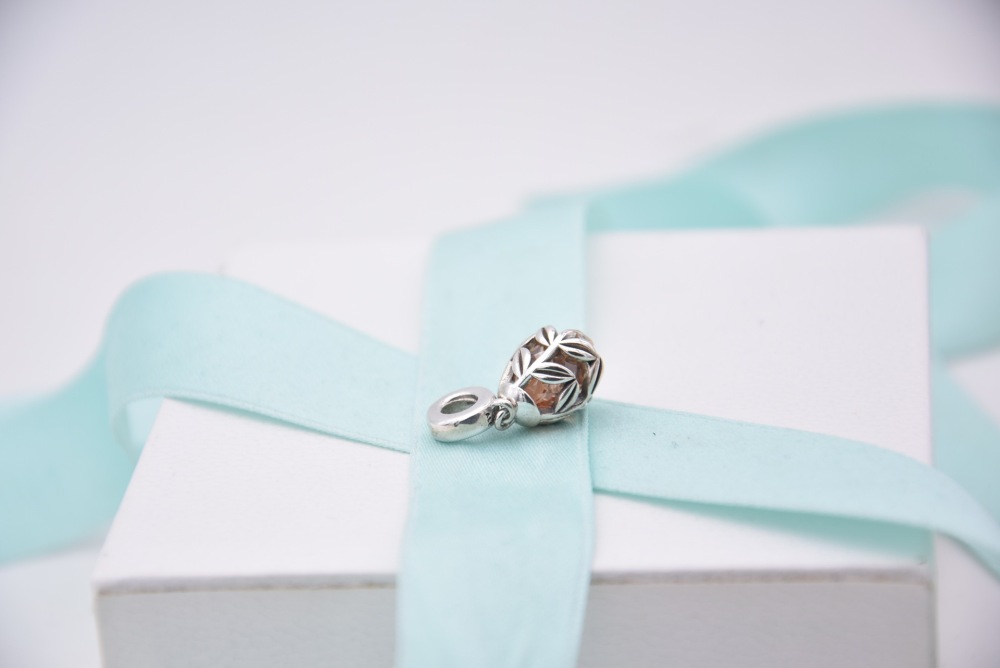 pandora faceted laurel leaves dangle charm