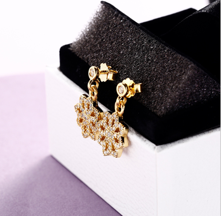 Pandora Gold Lace Botanique Stud Earrings