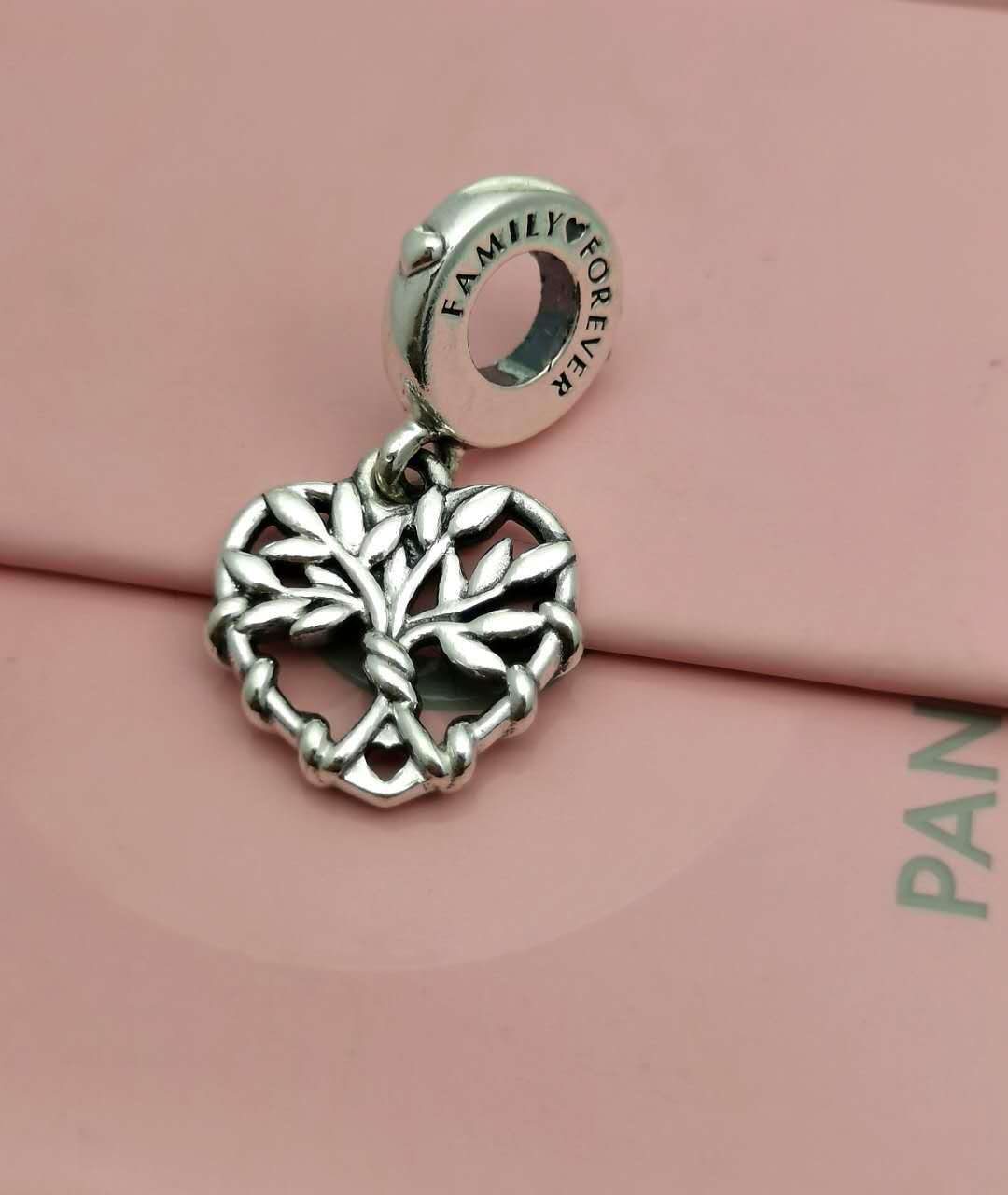Pandora S925 Silver Heart Family Tree Dangle Charm