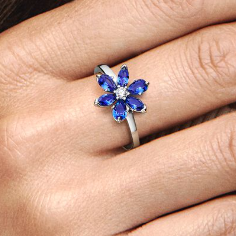 Pandora Sparkling Herbarium Cluster Silver  Ring