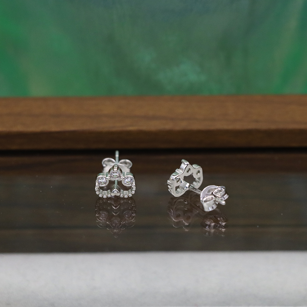 S925 Silver Heart Stud Earrings, Simple Diamond-Accented Ear Jewelry