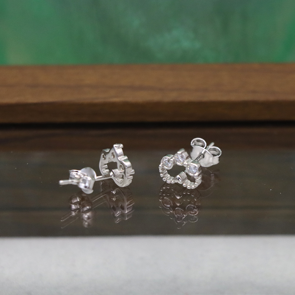 S925 Silver Heart Stud Earrings, Simple Diamond-Accented Ear Jewelry