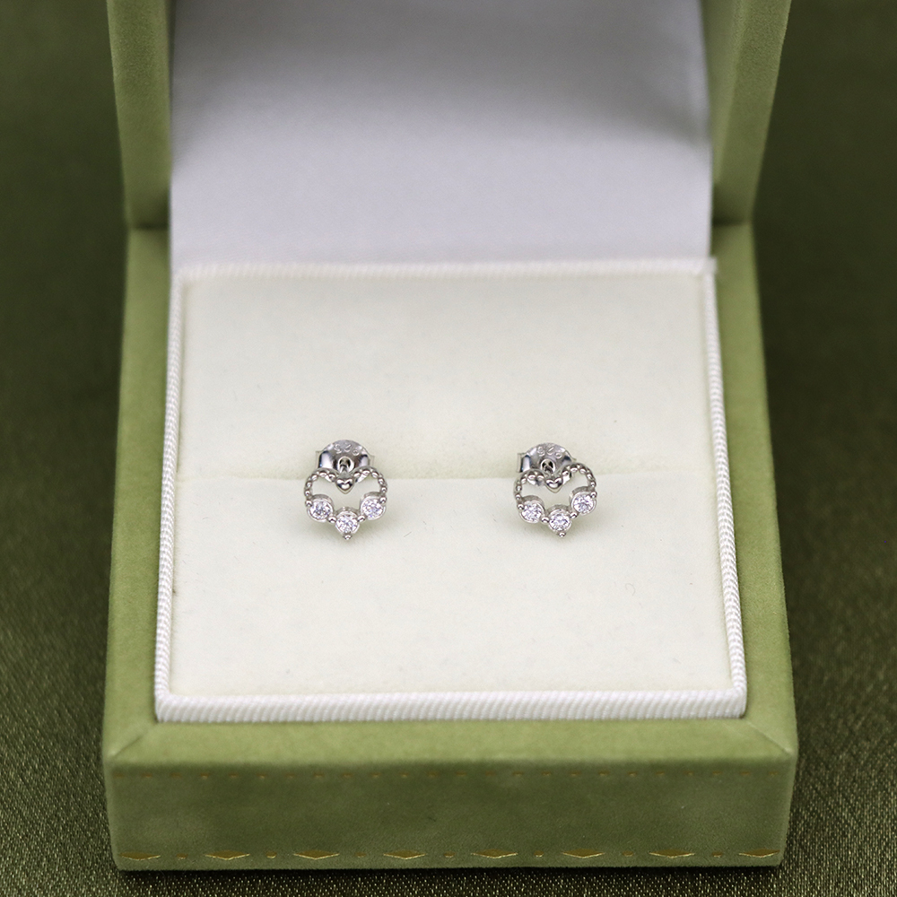 S925 Silver Heart Stud Earrings, Simple Diamond-Accented Ear Jewelry