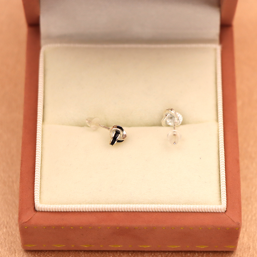 S925 Silver Jewelry Triangle Knotted Stud Earrings