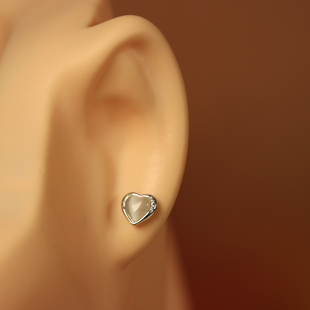 S925 Sterling Silver Heart Stud Earrings with Cat's Eye - Heart-Shaped Earrings