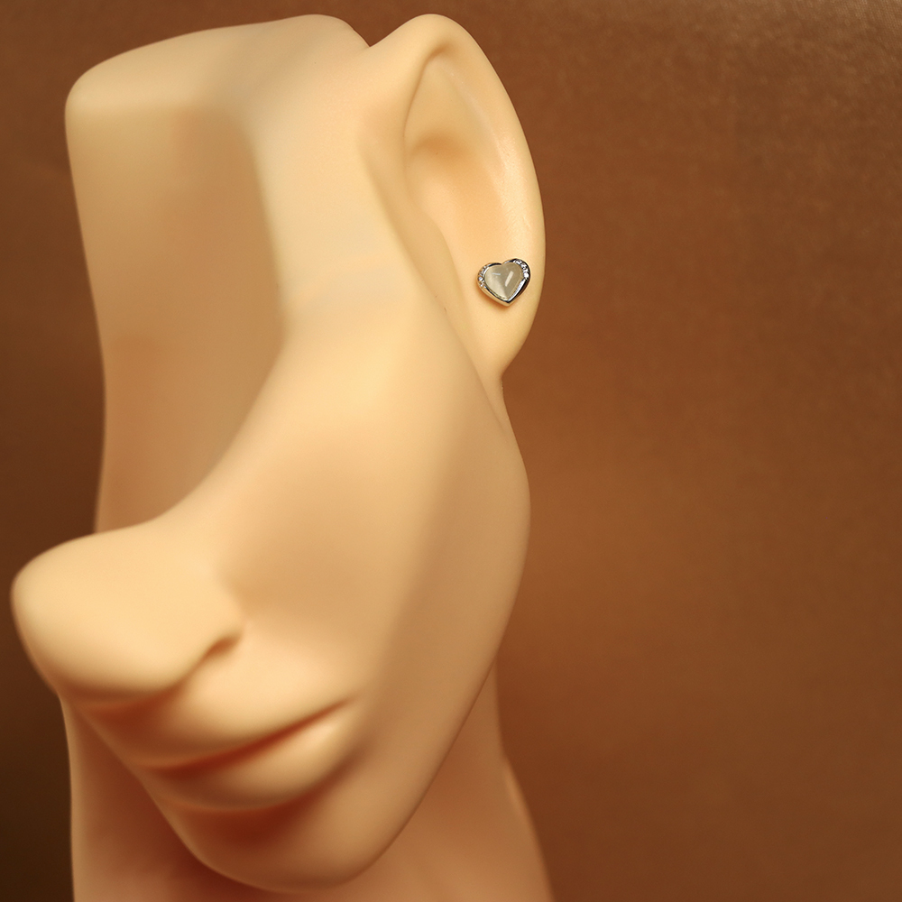 S925 Sterling Silver Heart Stud Earrings with Cat's Eye - Heart-Shaped Earrings