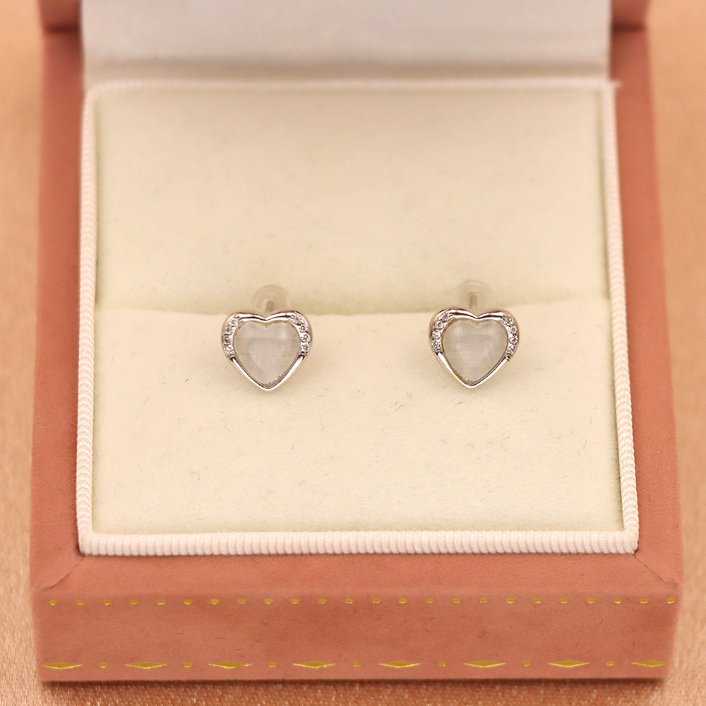 S925 Sterling Silver Heart Stud Earrings with Cat's Eye - Heart-Shaped Earrings