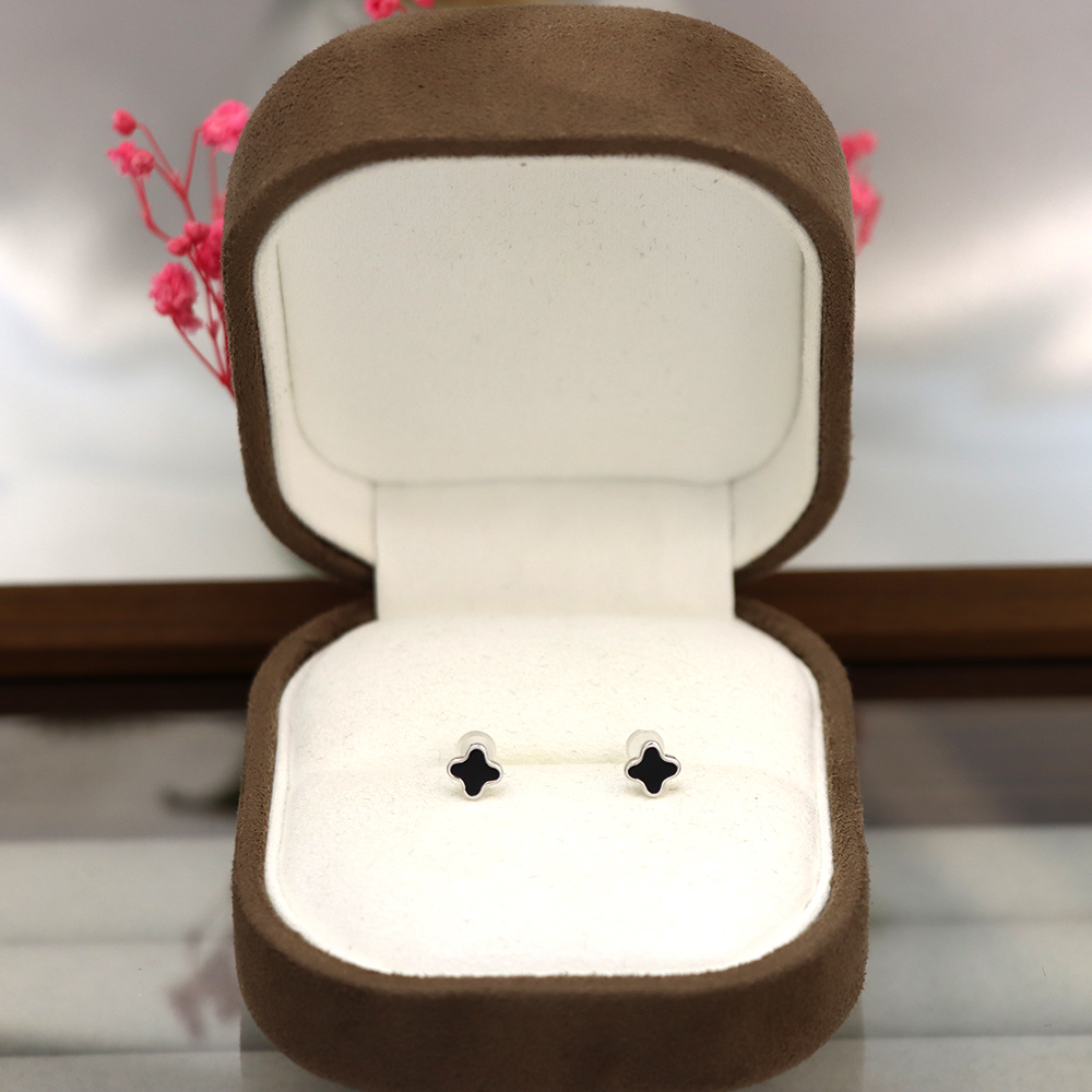 S925 Sterling silver little fresh black drop glue four-leaf clover earrings Sen tie sweet flowers