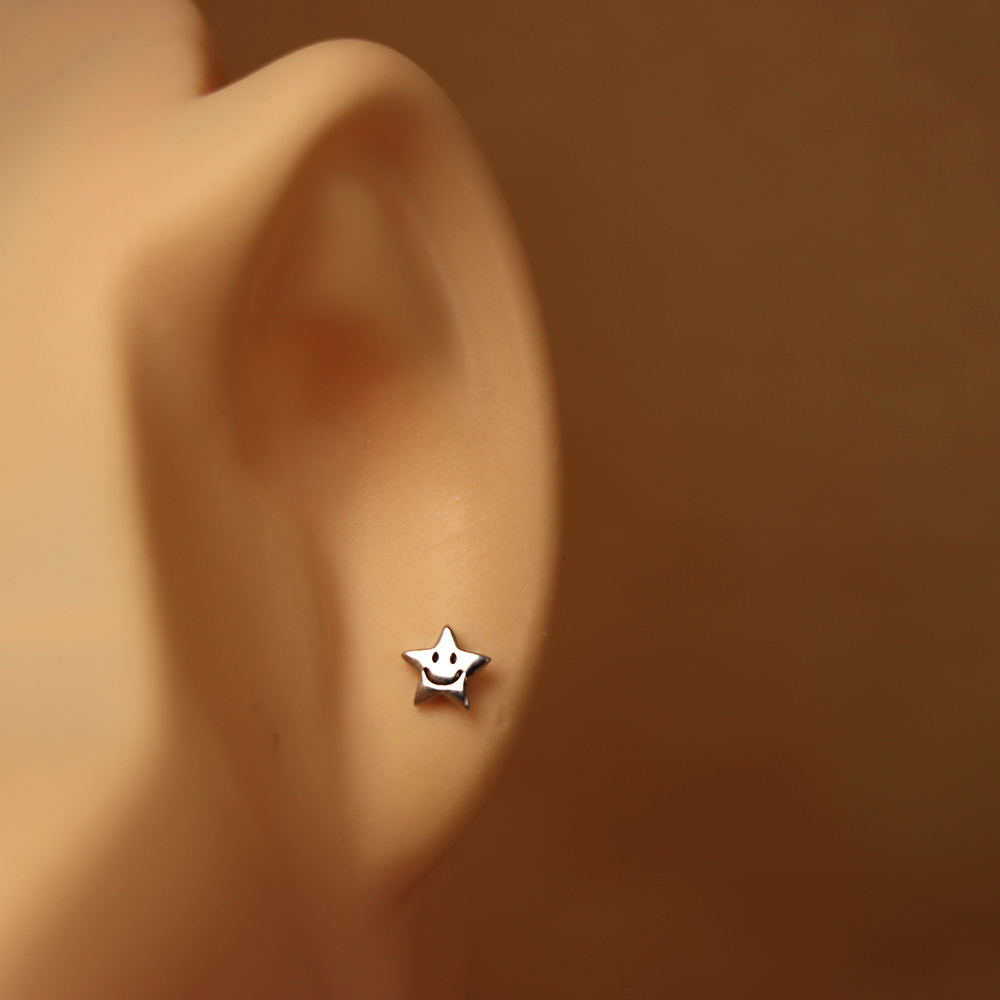S925 Sterling silver cute smiling face five-pointed star earrings stud star earrings girl