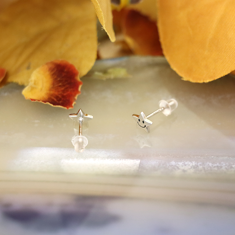 S925 Sterling silver cute smiling face five-pointed star earrings stud star earrings girl