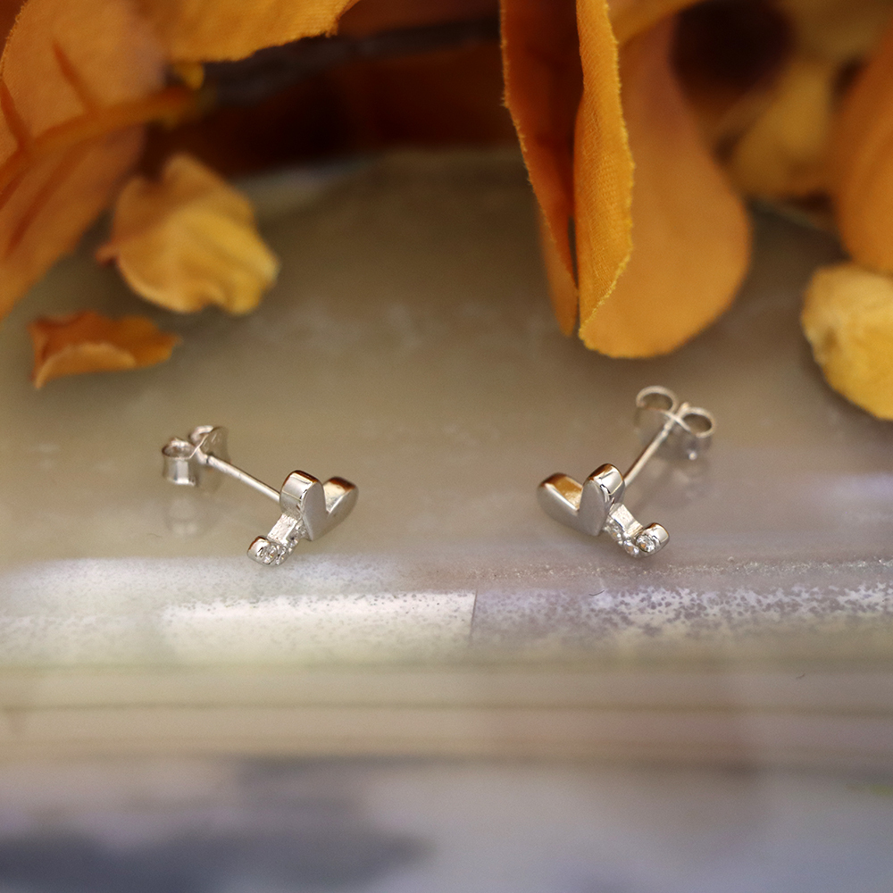 S925 Sterling Silver Heart Stud Earrings with Diamonds - Heart-Shaped Earrings