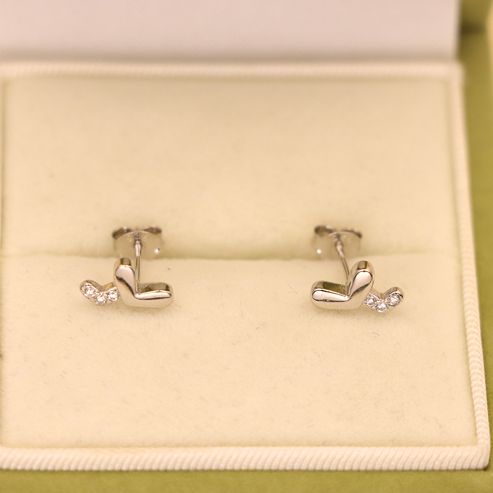 S925 Sterling Silver Heart Stud Earrings with Diamonds - Heart-Shaped Earrings