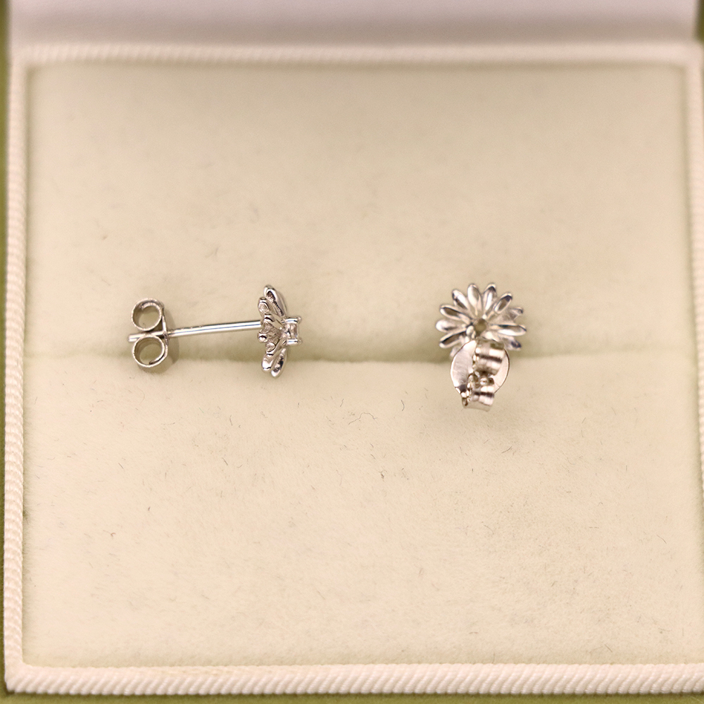 S925 Sterling Silver Mini Daisy Stud Earrings
