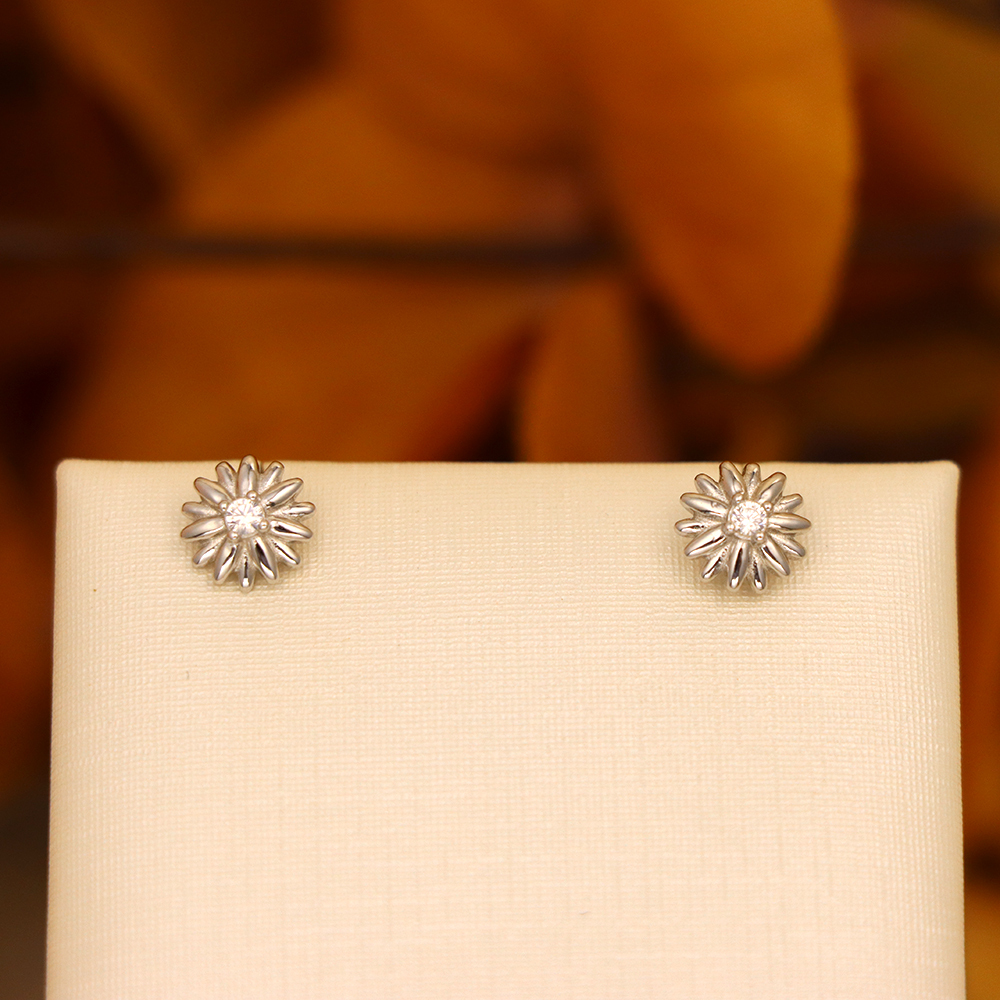 S925 Sterling Silver Mini Daisy Stud Earrings