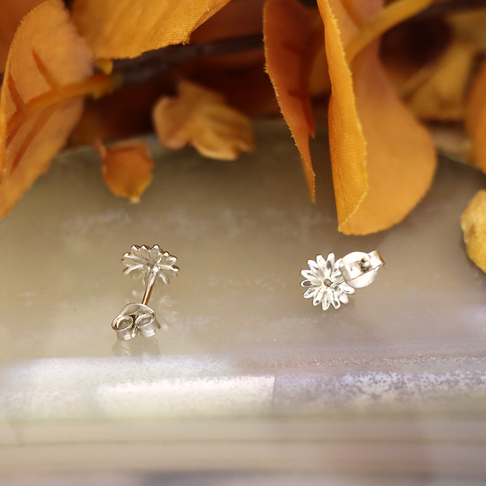 S925 Sterling Silver Mini Daisy Stud Earrings