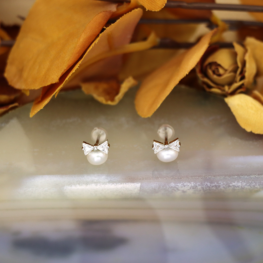 S925 Sterling Silver Diamond-Studded Bowknot Pearl Stud Earrings
