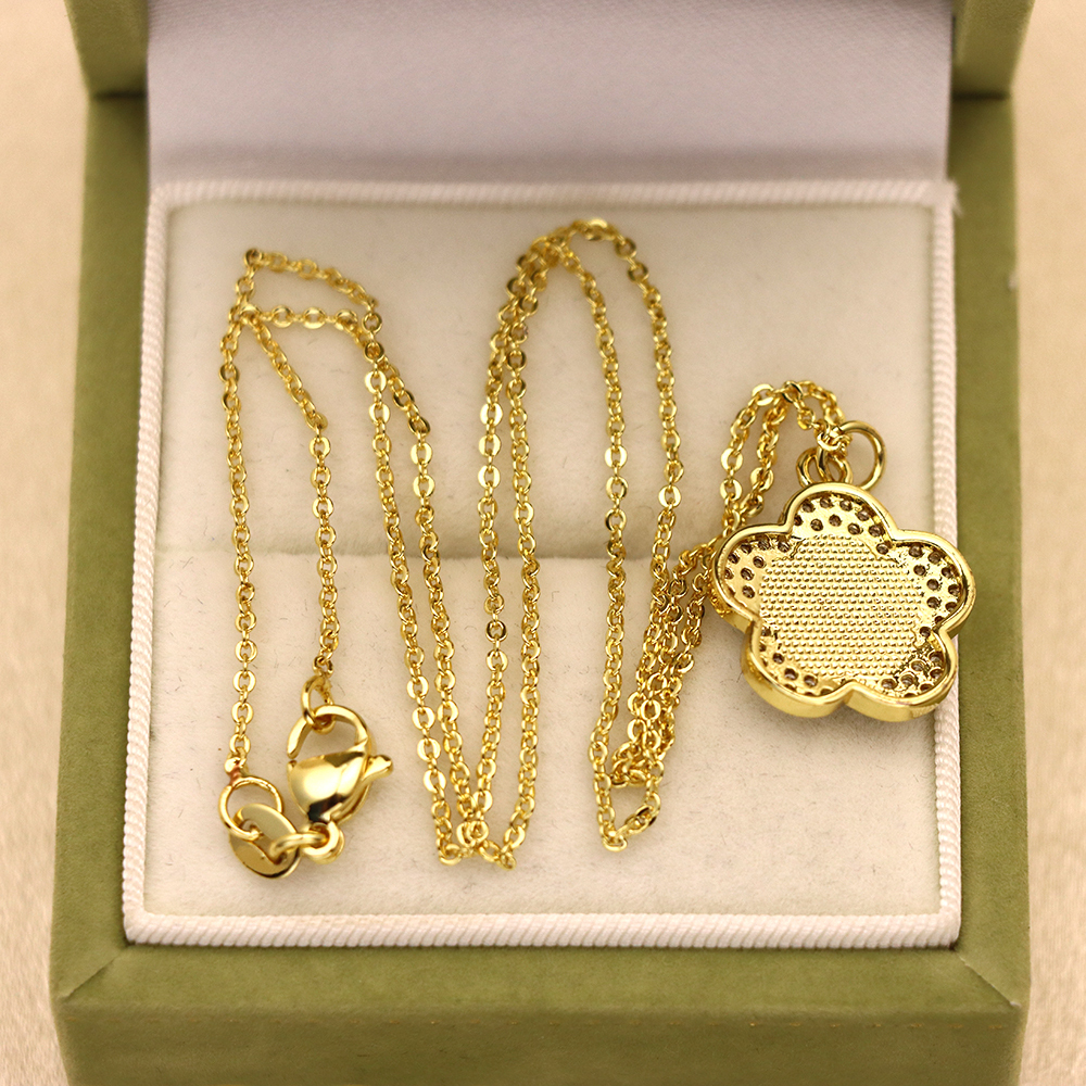 Opal Copper Gold-Plated Flower Pendant Fashion Necklace