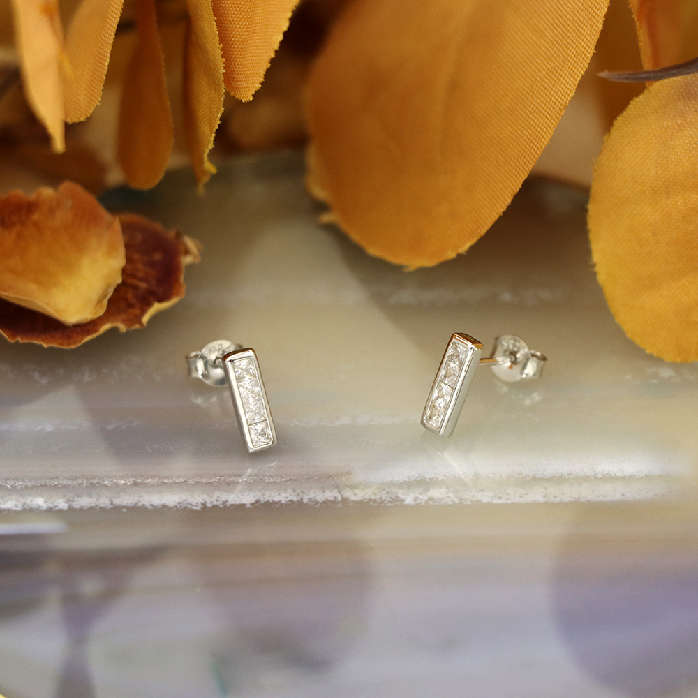 S925 Sterling Silver Geometric Earrings Inlaid with Diamonds