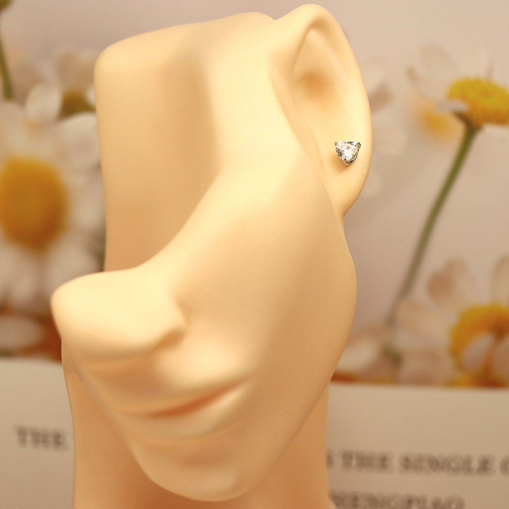 S925 Sterling Silver Classic Heart - Shaped Cubic Zirconia Stud Earrings - Timeless and Elegant Daily Jewelry for Women