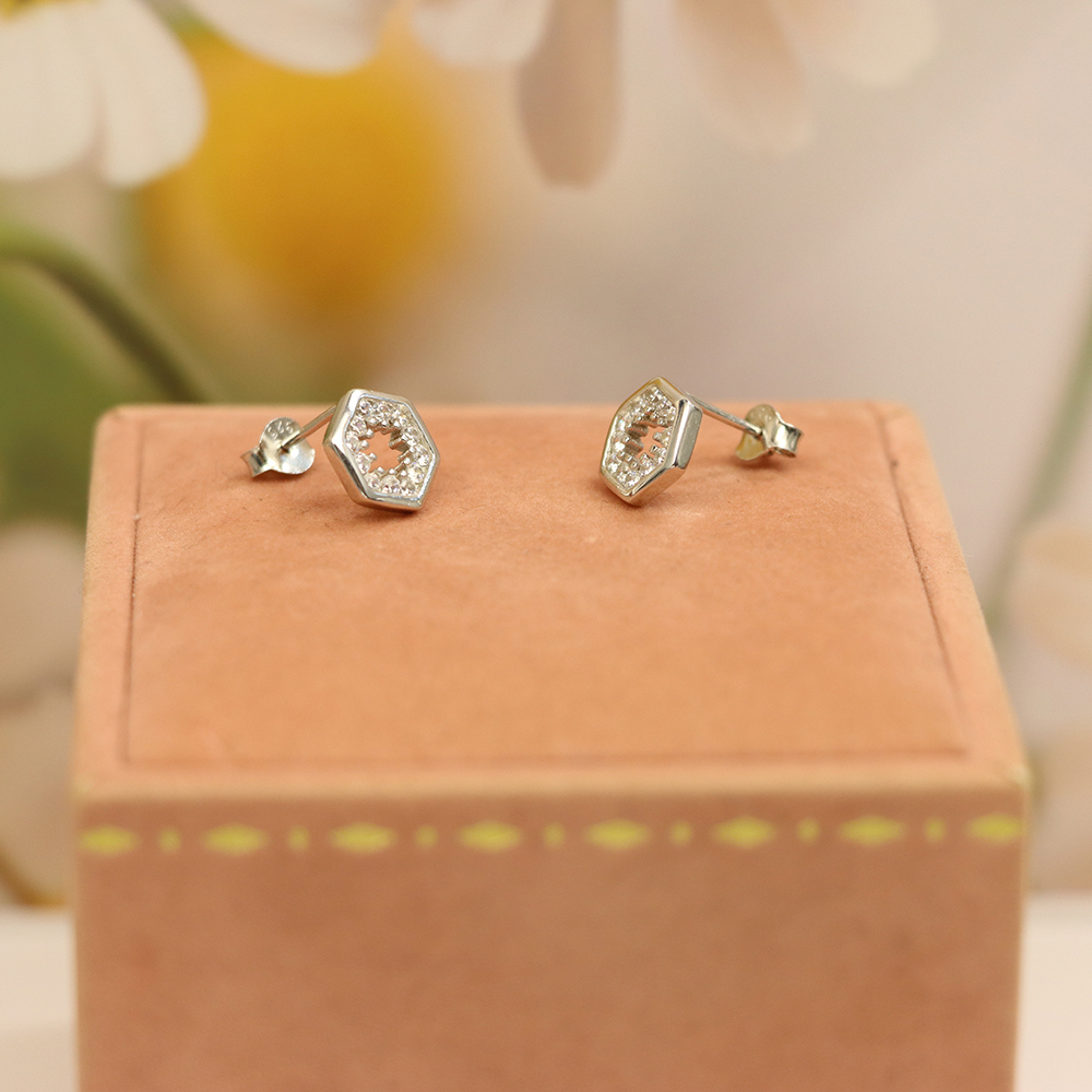 S925 Sterling Silver Rhombus Stud Earrings for Women - Hollow & Exquisite Design, High - End Daily Jewelry