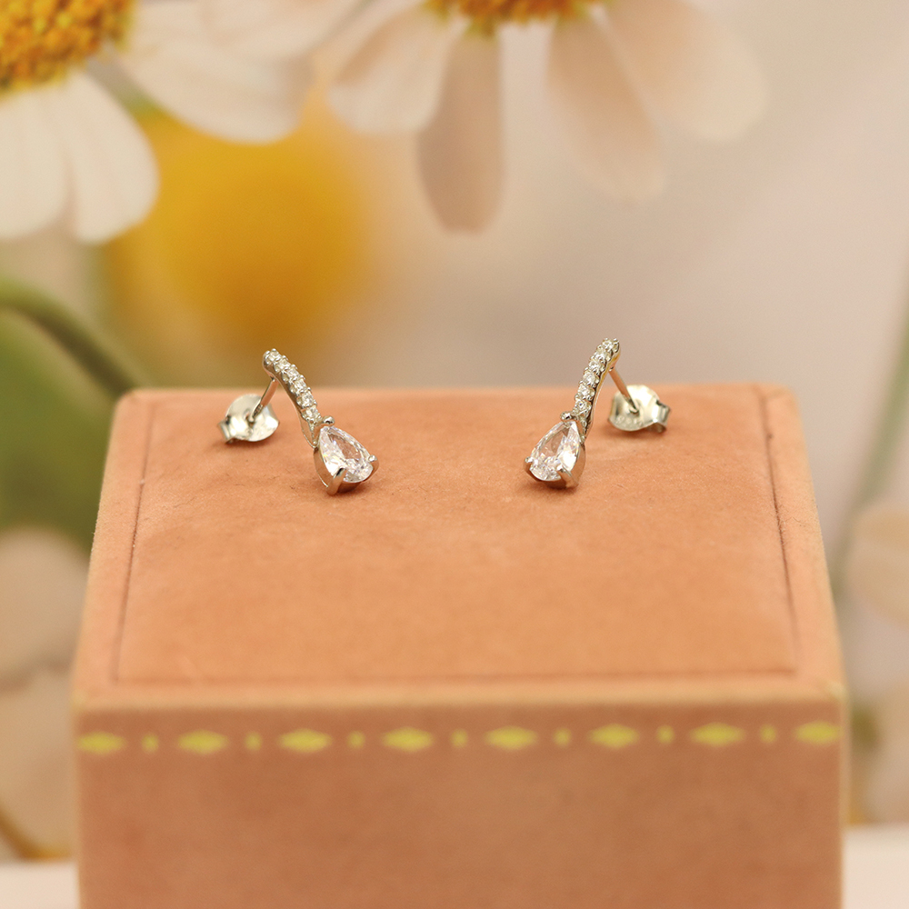 S925 Sterling Silver Earrings with Full - Cut Diamond Inlays - Sparkling and Elegant Daily Jewelry for Women